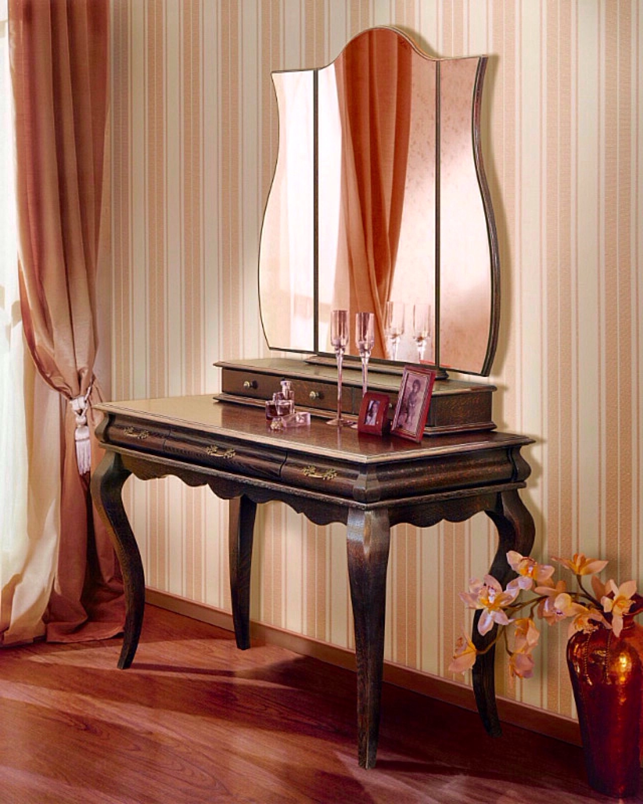 Туалетный столик "Оскар" орех.В НАЛИЧИИ.