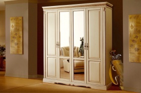 Шкаф четырехдверный "Милана слоновая  кость с золочением.В НАЛИЧИИ.